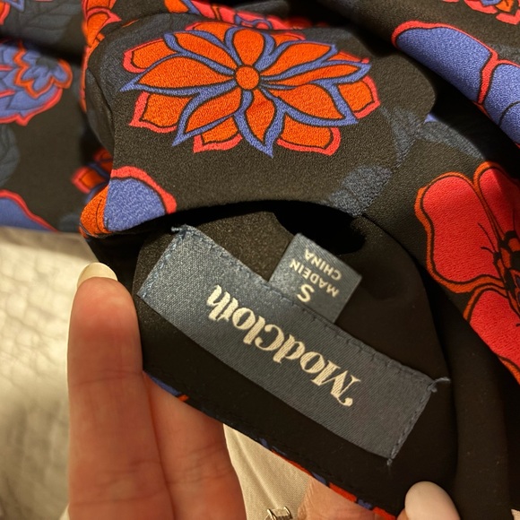 Tea length floral dress - Picture 3 of 3